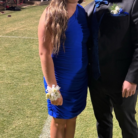 Elegant One-Shoulder Blue Dress - Picture 4 of 4